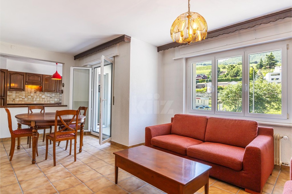 VENDU ! Bel appartement avec loggia et vue dégagée - 1