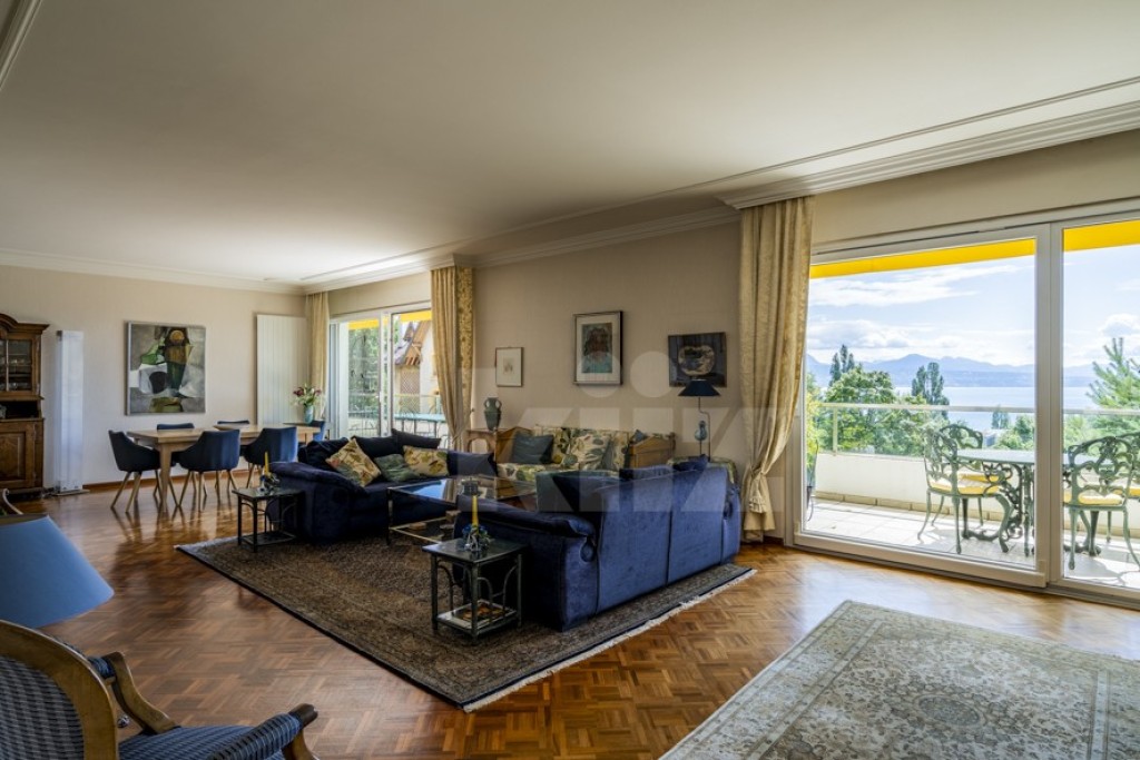 VENDU! Objet rare! Superbe appartement avec vastes terrasses - 1