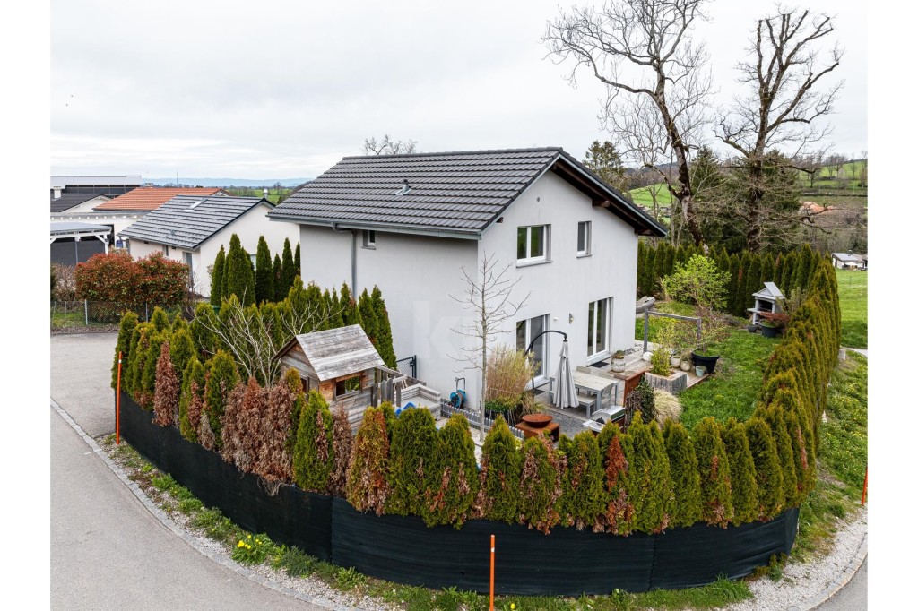 VENDU ! Belle villa individuelle récente avec joli jardin - 1