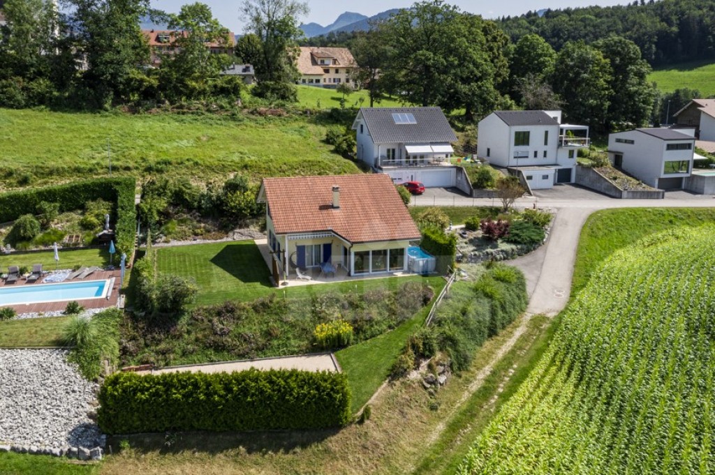 VENDU ! Jolie maison individuelle avec jardin - 1
