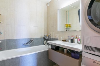 VENDU ! Bel attique avec grand balcon et vue dégagée - 11