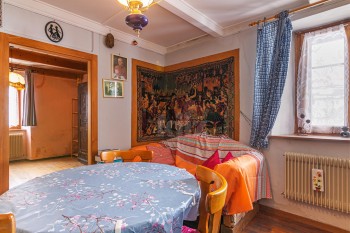 VENDU ! Maison mitoyenne avec grand potentiel - 6