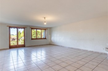VENDU! Bel appartement spacieux avec terrasse et vue dégagée - 2