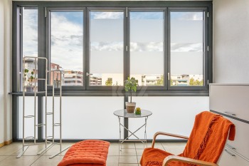 VENDU! Bel appartement traversant avec loggia - 4