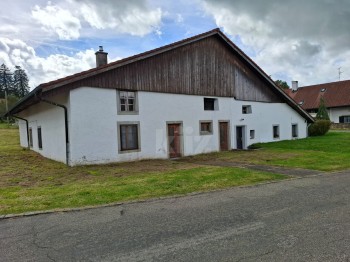 VENDU ! Maison mitoyenne avec grand potentiel - 2