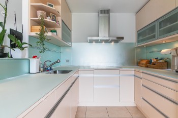 VENDU ! Bel attique avec grand balcon et vue dégagée - 5