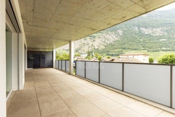 VENDU ! Bel appartement traversant avec grand balcon - 11