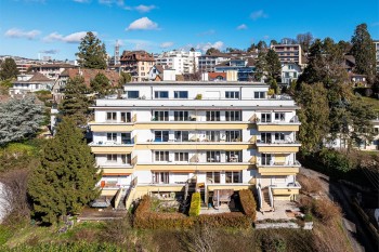 VENDU! Bel appartement avec vue panoramique sur le Lac - 12