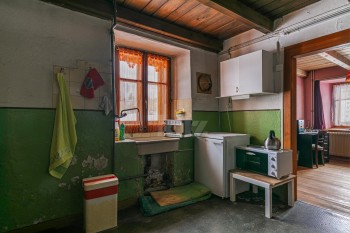 VENDU ! Maison mitoyenne avec grand potentiel - 5