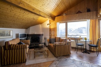 VENDU ! Point de départ idéal pour la randonnée et le ski - 3