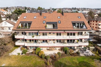 VENDU! Appartement avec grand balcon et vue sur le Lac - 12