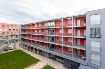 VENDU! Bel appartement traversant avec loggia - 10