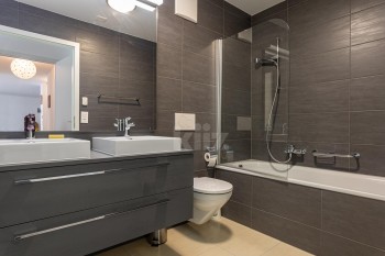 VENDU ! Très bel appartement moderne avec balcon - 9