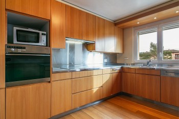 VENDU! Appartement avec grand balcon et vue sur le Lac - 4