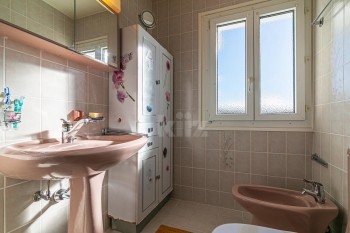 VENDU! Bel appartement avec vue panoramique sur le Lac - 11