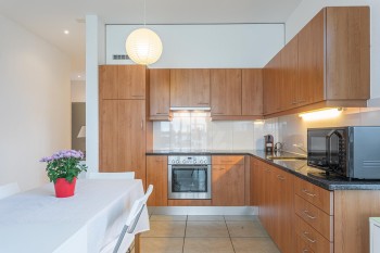 VENDU! Bel appartement traversant avec loggia - 6