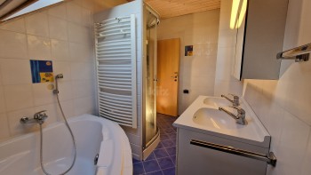 VENDU! Magnifique villa avec jardin, piscine et vue dégagée - 10