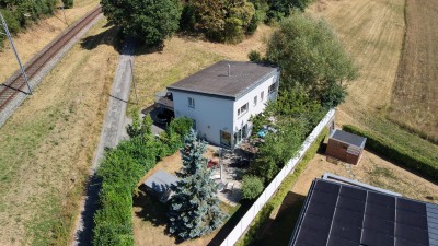 Belle maison familiale avec jacuzzi et joli jardin