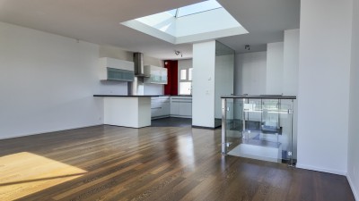Superbe duplex en attique avec balcon et grande terrasse