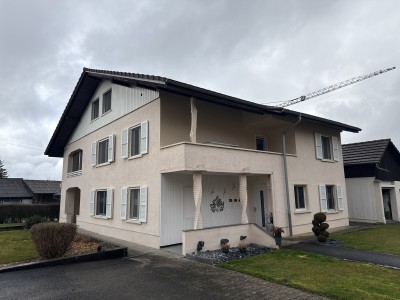 Charmante maison de 3 appartements avec jardin et piscine