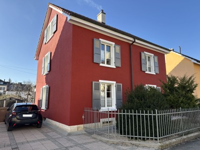 A 2 pas du centre! Belle maison individuelle avec jardin