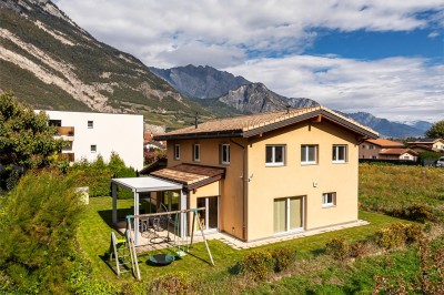 VENDU ! Splendide familiale avec jardin et local indépendant