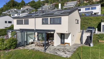 Splendide villa moderne avec vue imprenable sur le Lac