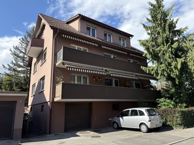 Bel appartement avec grand balcon dans petit immeuble