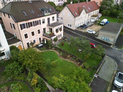 Belle maison familiale avec joli jardin et garage