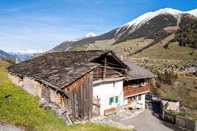 A rénover ! Authentique maison villageoise et grange