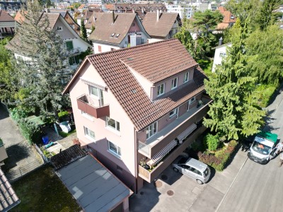 Charmant appartement avec balcon dans petit immeuble