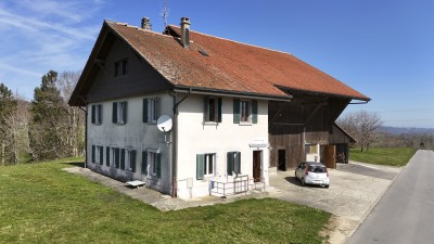 Charmante maison paysanne avec vue dégagée