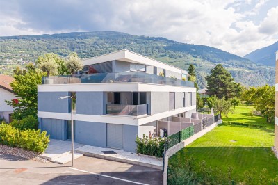 Beau studio récent avec vue sur les montagnes