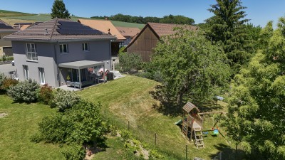 Belle maison moderne dans un cadre de vie privilégié