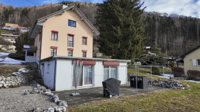 Belle maison de 2 appartements rénovés avec grands jardins