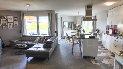 Bel appartement récent avec balcons et vue dégagée