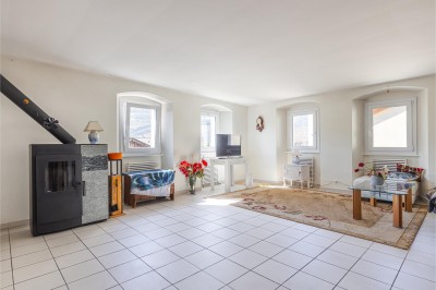 Maison villageoise avec jardin et local commercial