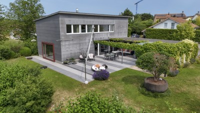 Villa lumineuse avec jardin dans un cadre calme et verdoyant