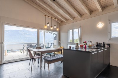 Bel appartement avec grand balcon et vue sur la plaine