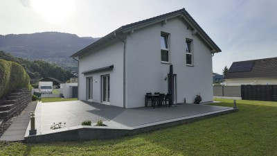 Belle villa moderne avec grand jardin