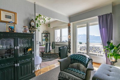 VENDU! Bel appartement avec vue panoramique sur le Lac