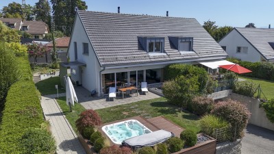 Belle villa familiale avec jardin et jacuzzi