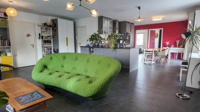 Bel appartement traversant avec balcon