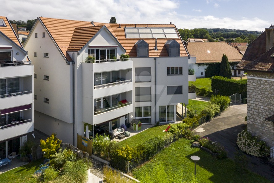 VENDU! Magnifique appartement  avec jardin privatif - 1