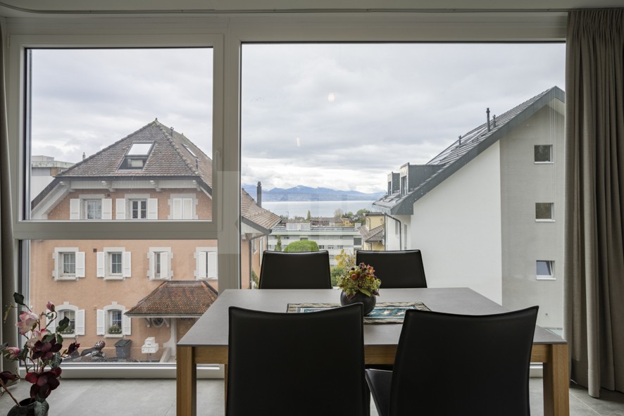 VENDU! Opportunité rare! Superbe appartement de standing - 2