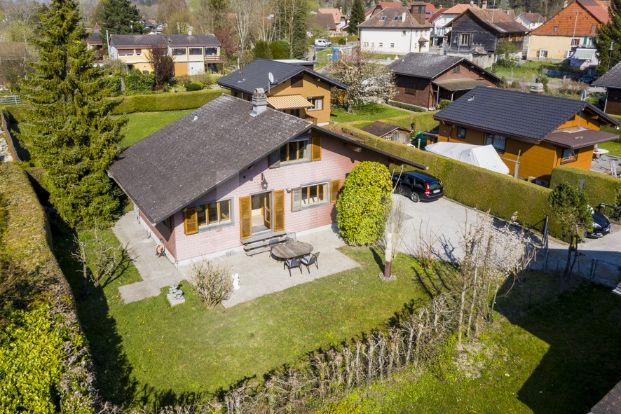 Vendu ! Très joli chalet lumineux avec agréable jardin - 1