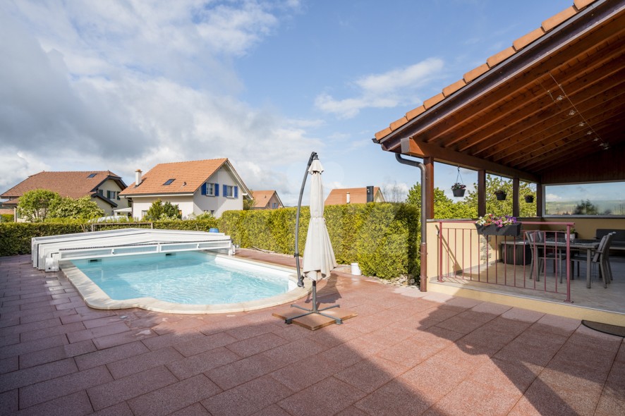 VENDU! Magnifique villa familiale avec piscine - 10