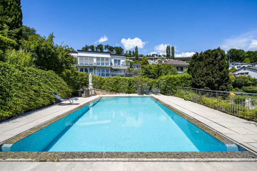 VENDU! Exceptionnelle villa familiale avec piscine - 12