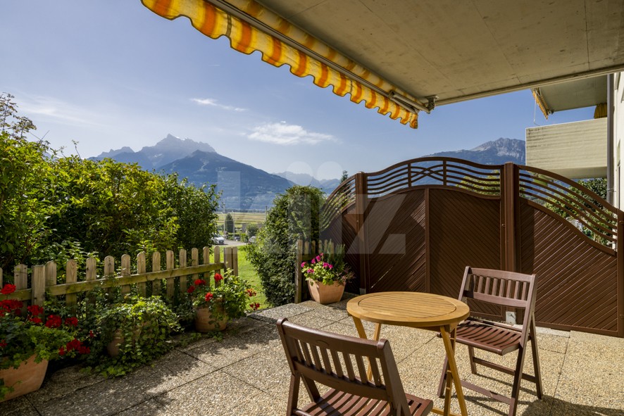 Bel appartement avec terrasse et vue dégagée - 1