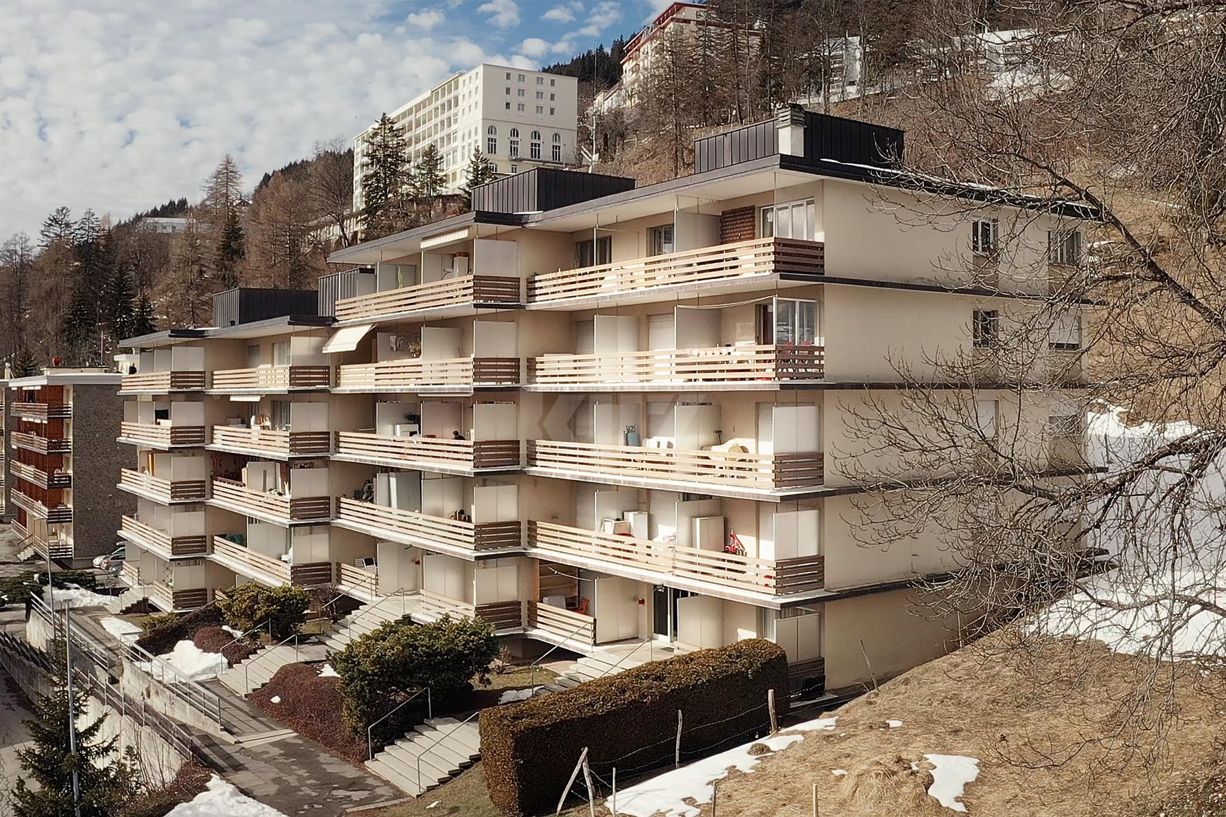 VENDU ! Charmant appartement avec balcon et vue panoramique - 9